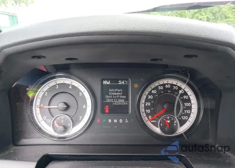 2017 Ram 1500 Express 4X4 6'4 Box из США, поврежденный, VIN 1C6RR7FT8HS620139